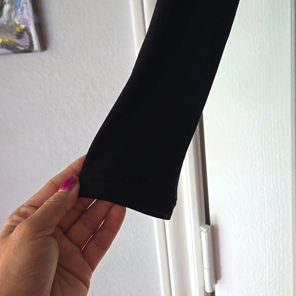 Ann Taylor black long sleeve solid color blouse/shell size medium - Picture 3 of 5